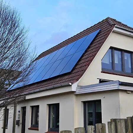 Haus Knutt Aus - Erdgeschosswohnung Mit Garten