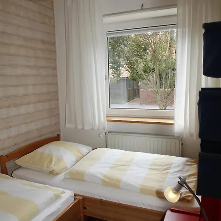 Haus Knutt Aus - Erdgeschosswohnung Mit Garten Wangerooge