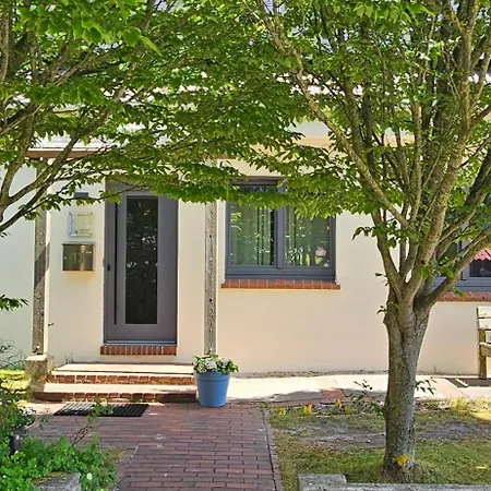 Haus Knutt Aus - Erdgeschosswohnung Mit Garten * Wangerooge